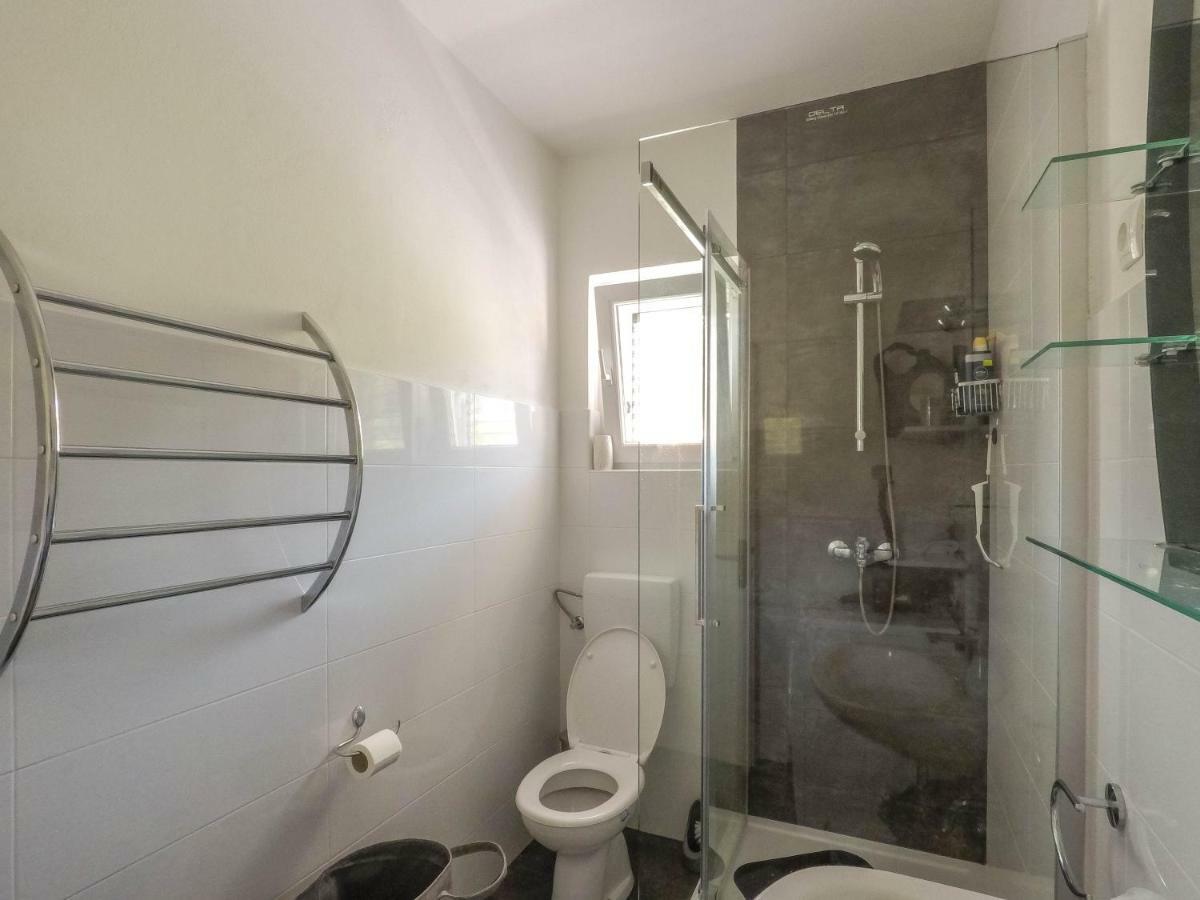 Apartment Marinsko Veli Iz Luaran gambar